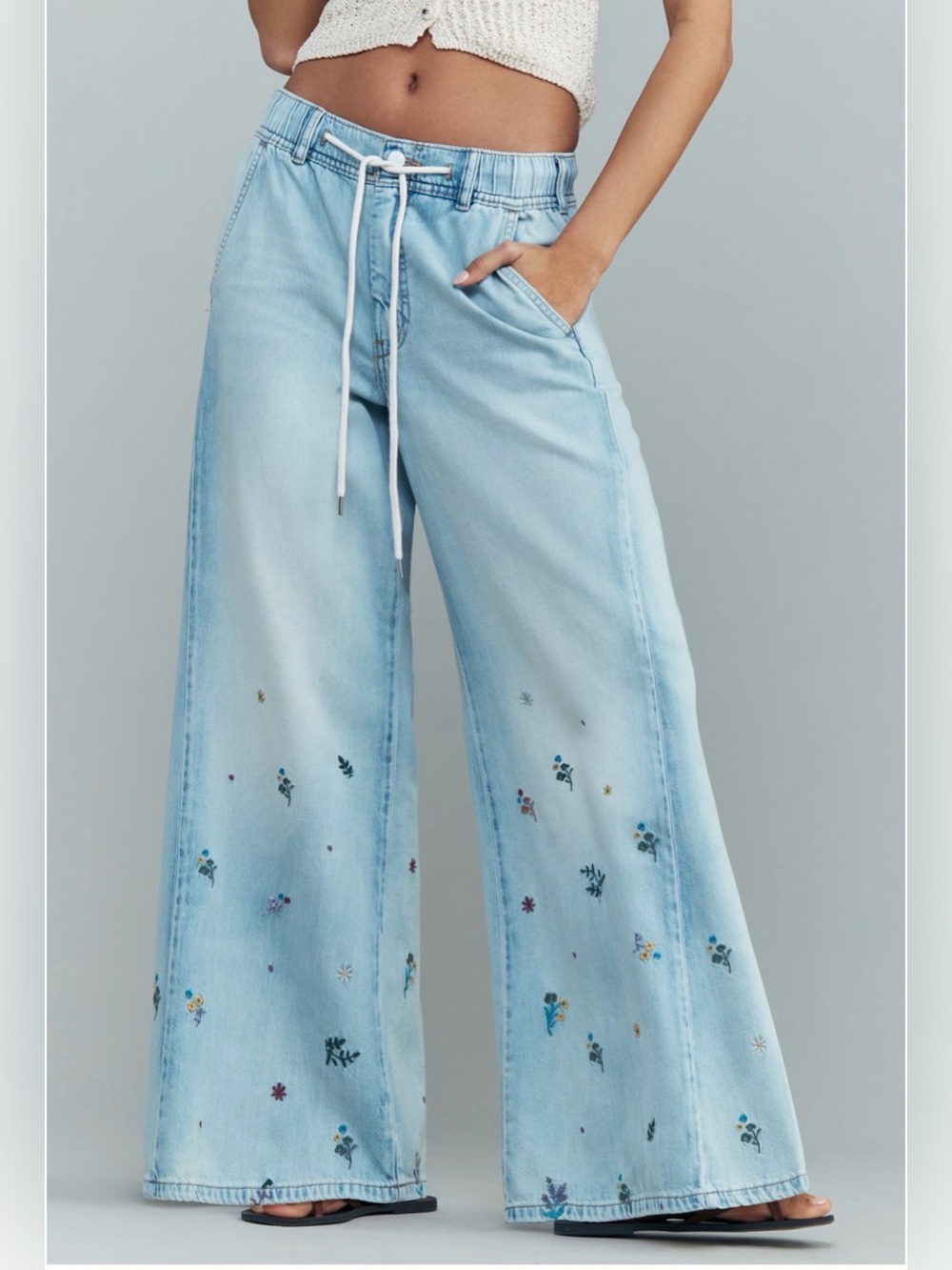 Anthropologie Adi Mid-Rise Flare Ditsy Jeans by Pilcro - Medium - Picture 5 of 12